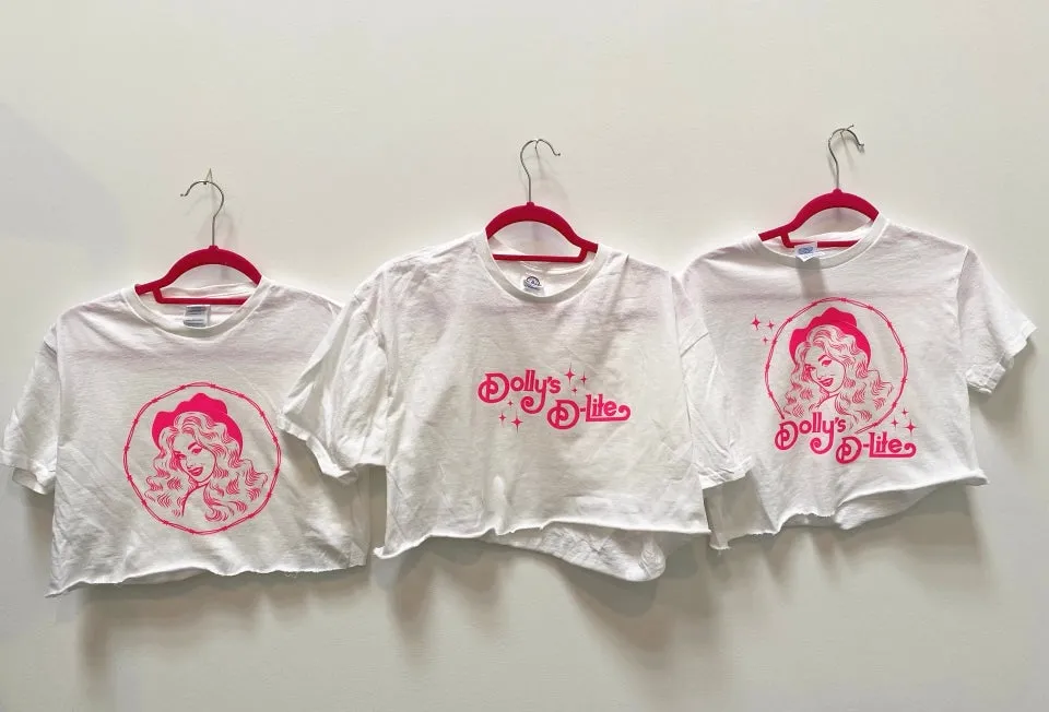 Dolly’s D-Lite Barb Wire Logo Tee