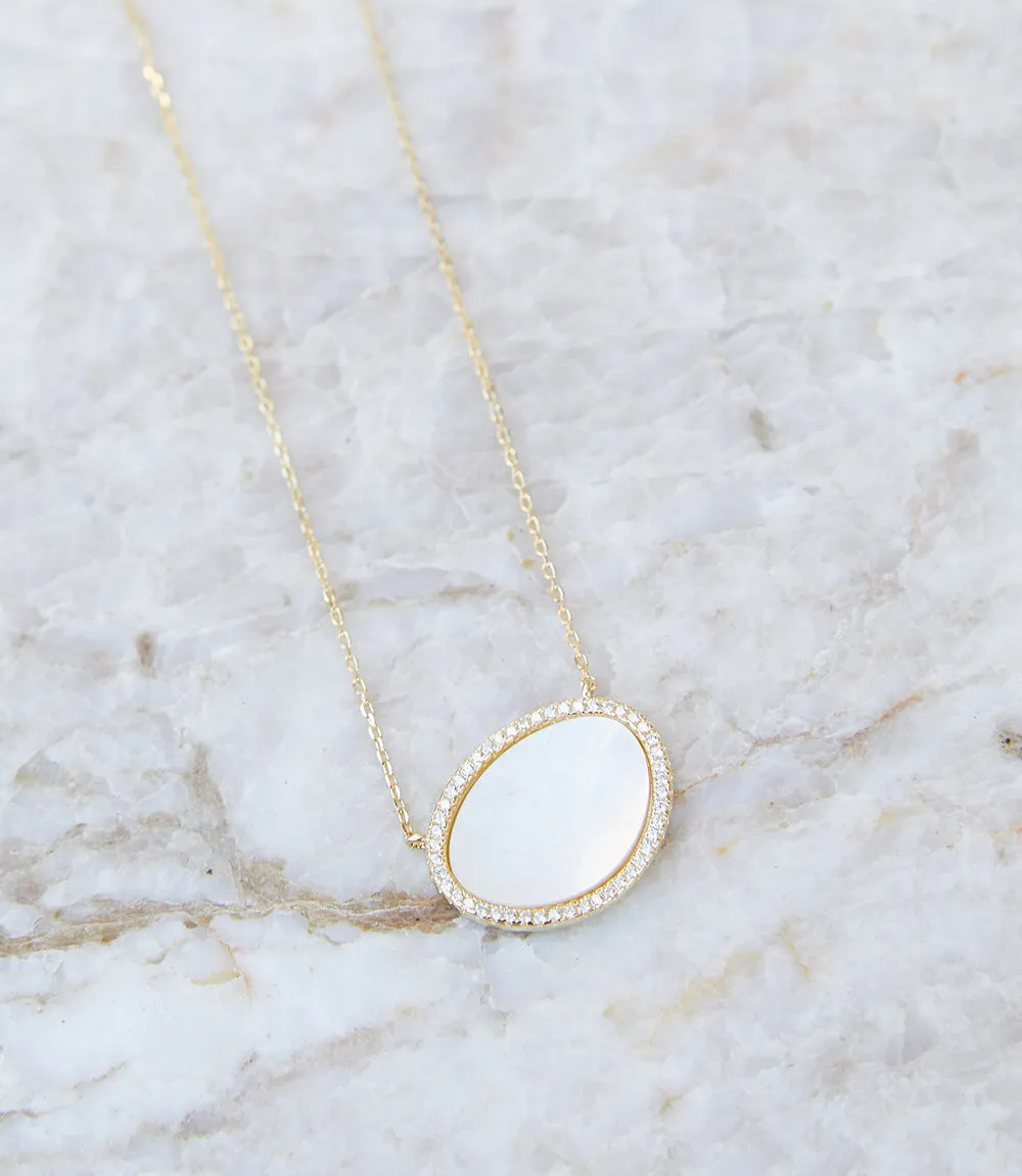 Mother of Pearl Pendant Necklace